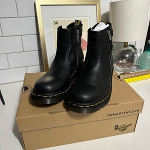 NIB Dr. Marten Zip Chelsea Boot